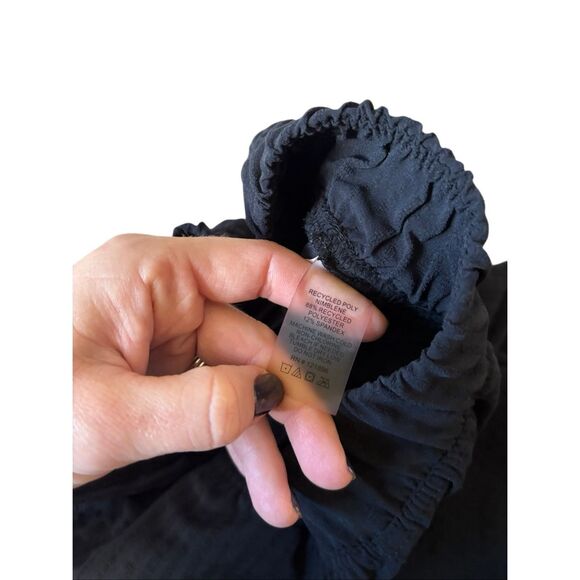 Title Nine Slaycation Wide Leg Cropped Pants size XS Black Pull On - Picture 10 of 10